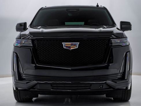 Used 2022 Cadillac Escalade ESV Sport w/ Touring Package AWD/4WD image 6