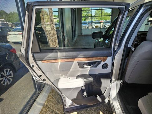 Used 2021 Honda CR-V Touring image 16