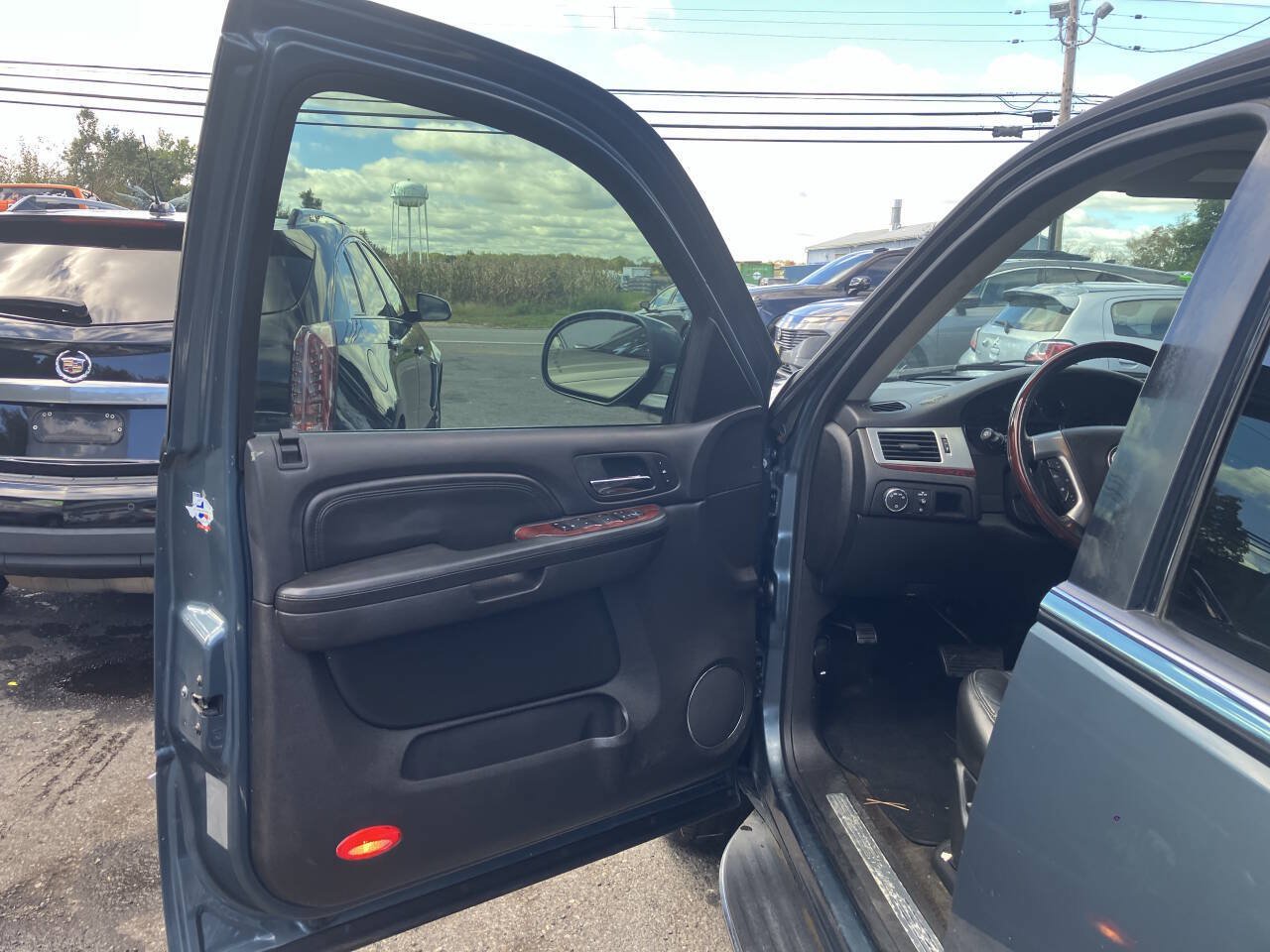 Used 2008 Cadillac Escalade AWD image 16