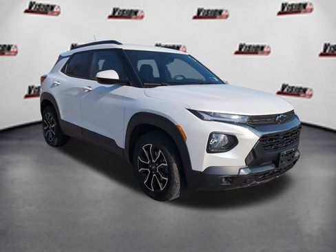 Used 2023 Chevrolet TrailBlazer ACTIV w/ Technology Package FWD image 40