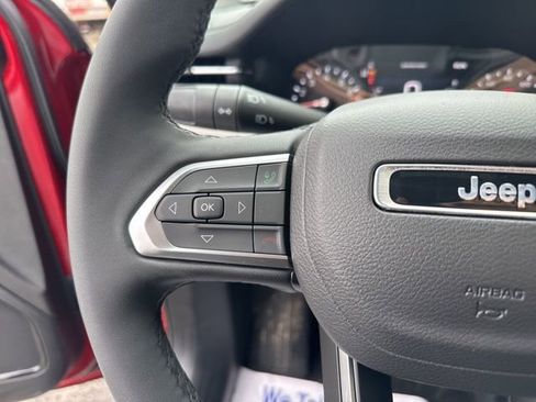 Used 2025 Jeep Compass Limited image 19