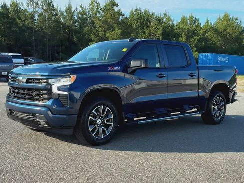 Used 2023 Chevrolet Silverado 1500 RST w/ Z71 Off-Road Package AWD/4WD image 4