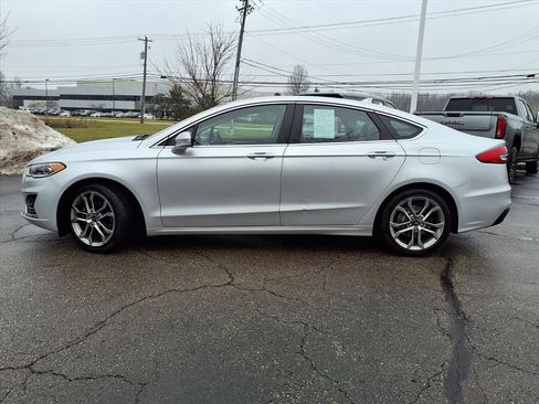 Used 2019 Ford Fusion SEL image 2