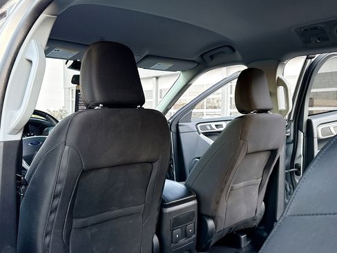 Used 2023 Ford Explorer XLT w/ Class IV Trailer Tow Package image 6