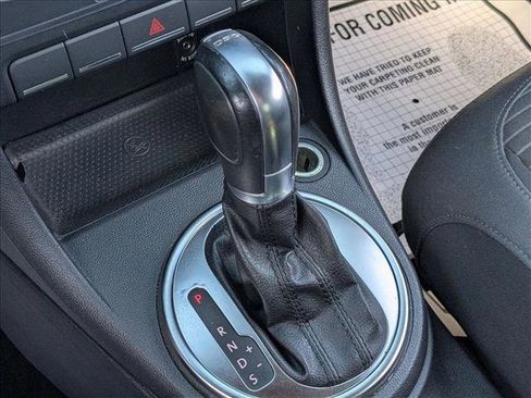 Used 2014 Volkswagen Beetle R-Line image 11