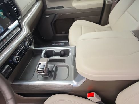 Used 2024 Chevrolet Silverado 1500 LTZ AWD/4WD image 24