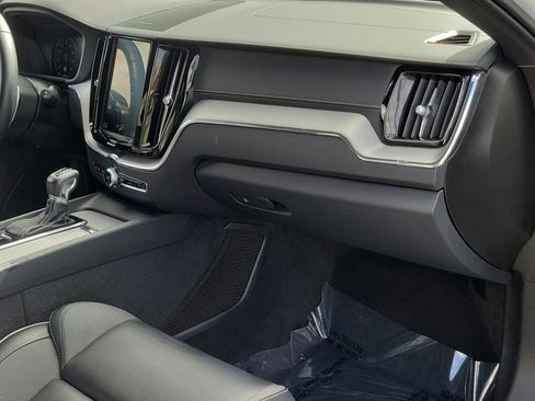 Used 2020 Volvo XC60 T5 R-Design w/ Protection Package Premier image 26