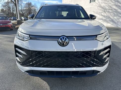 New 2026 Volkswagen Tiguan SE R-Line image 8
