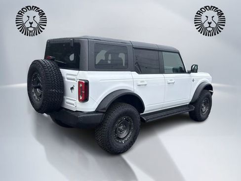 New 2025 Ford Bronco Outer Banks w/ Sasquatch Package AWD/4WD image 5