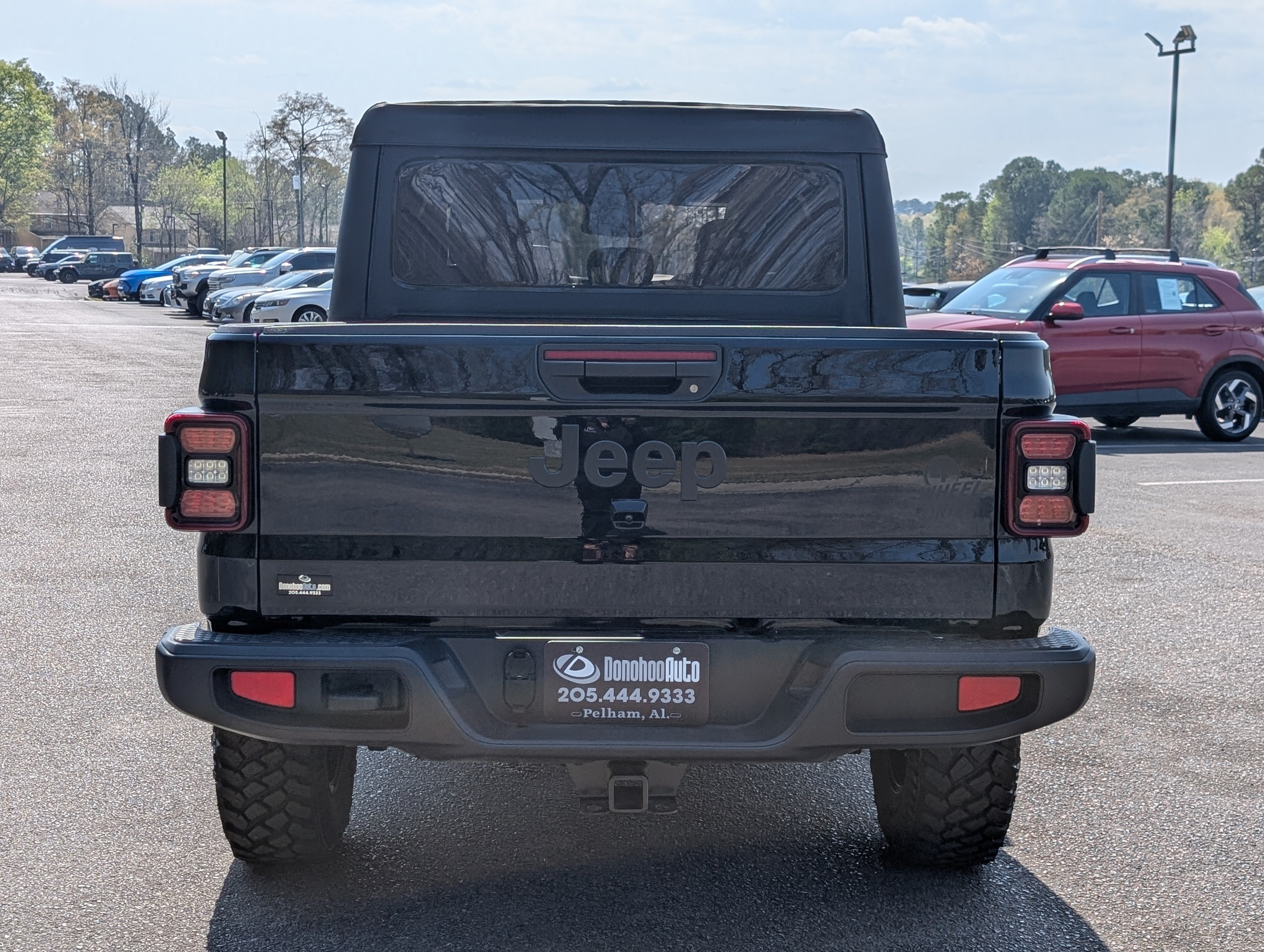 Used 2025 Jeep Gladiator Sport AWD/4WD image 8