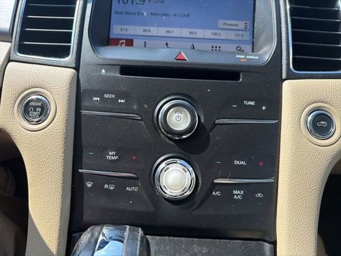 Used 2018 Ford Taurus SEL w/ Equipment Group 201A FWD image 27