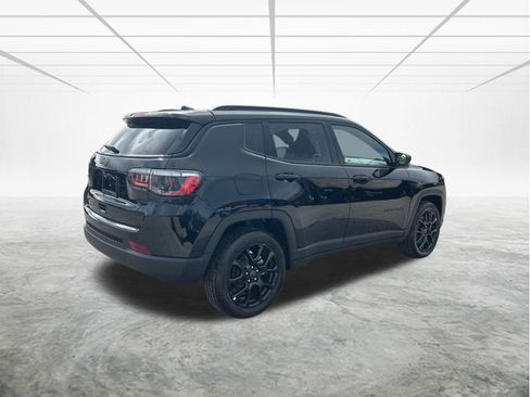 New 2025 Jeep Compass Latitude w/ Sun & Sound Group image 4