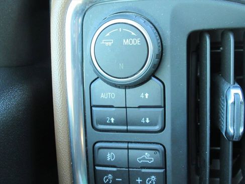 Used 2020 Chevrolet Silverado 1500 High Country image 26