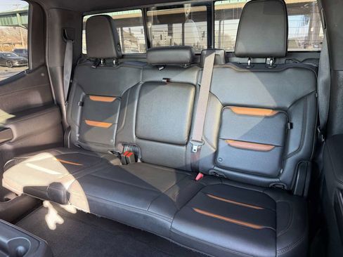 Used 2019 GMC Sierra 1500 AT4 w/ Off Road Performance Package image 38