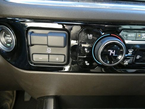 Certified 2024 Chevrolet Silverado 1500 LTZ w/ Technology Package image 27