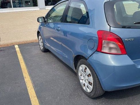 Used 2008 Toyota Yaris 2-Door Hatchback FWD image 2