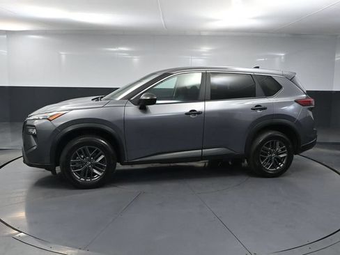 Used 2024 Nissan Rogue S FWD image 10