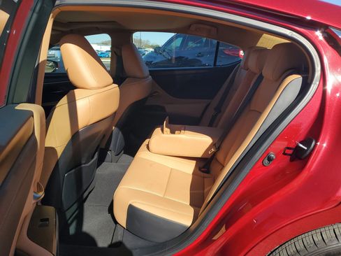 Used 2024 Lexus ES 250 w/ Premium Package image 16