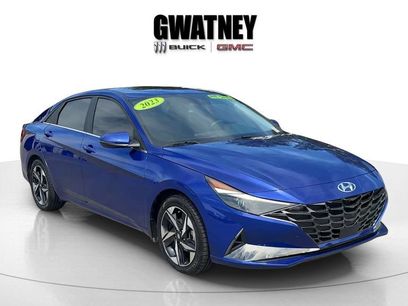 Used 2023 Hyundai Elantra Limited w/ Winter Weather Package