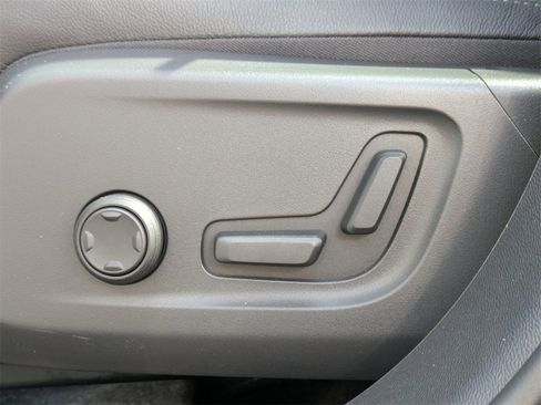 New 2026 Volvo XC40 B5 Core w/ Protection Package Premier image 27