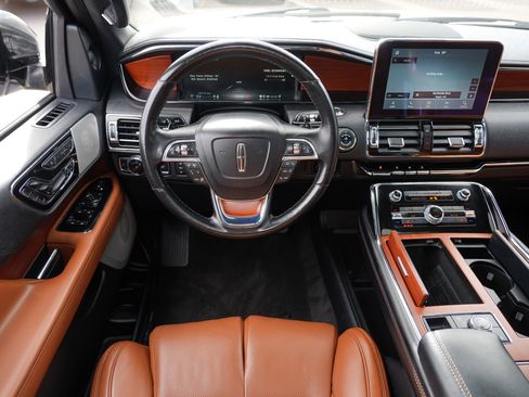 Used 2020 Lincoln Navigator Reserve w/ Luxury Package image 22