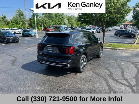 Certified 2023 Kia Sorento S FWD image 11