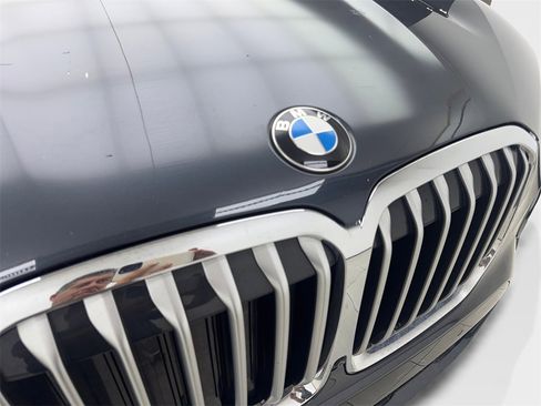 Used 2022 BMW X7 xDrive40i w/ M Sport Package image 26