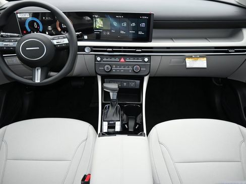 Used 2026 Hyundai Tucson SE image 13