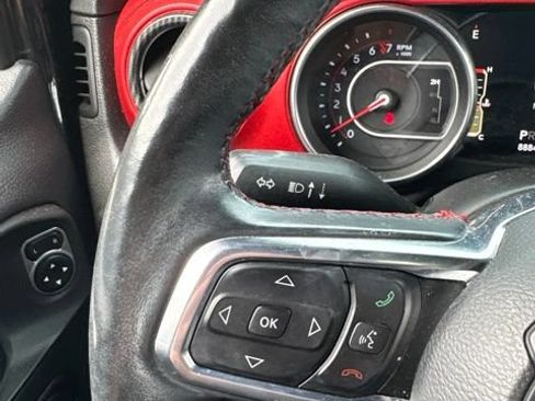 Used 2018 Jeep Wrangler Unlimited Rubicon AWD/4WD image 15