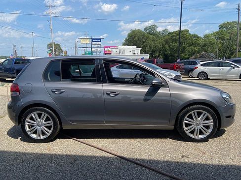 Used 2011 Volkswagen Golf 4-Door FWD image 6
