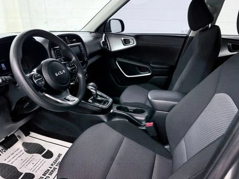 Used 2024 Kia Soul LX w/ Option Group 015 FWD image 16