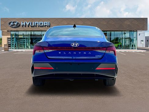 New 2025 Hyundai Elantra Limited FWD image 6