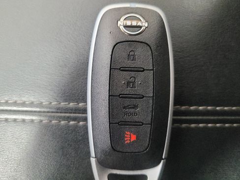 Used 2025 Nissan Sentra SV FWD image 32