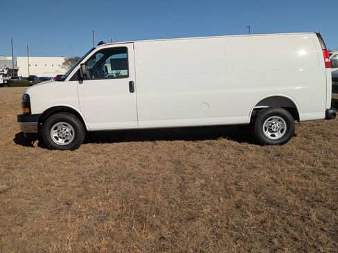 New 2025 Chevrolet Express 3500 Extended w/ Driver Convenience Package image 5