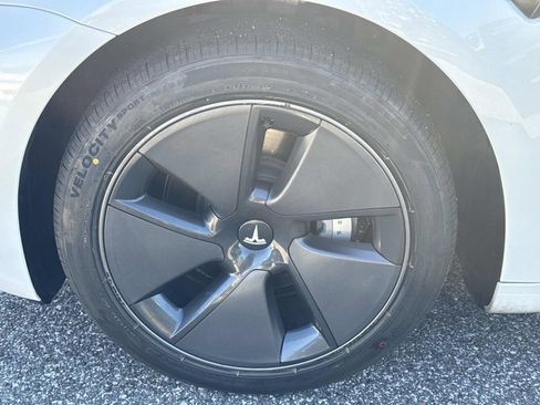 Used 2023 Tesla Model 3 Standard Range image 11