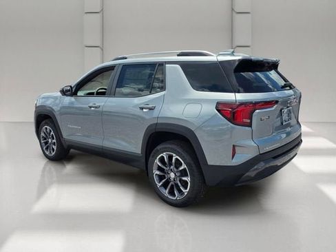 Used 2026 GMC Terrain Elevation w/ Elevation Premium Package FWD image 3