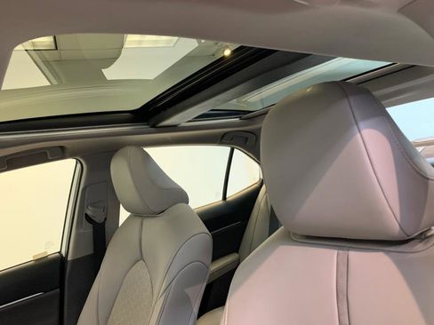 Used 2020 Toyota Camry XSE image 17