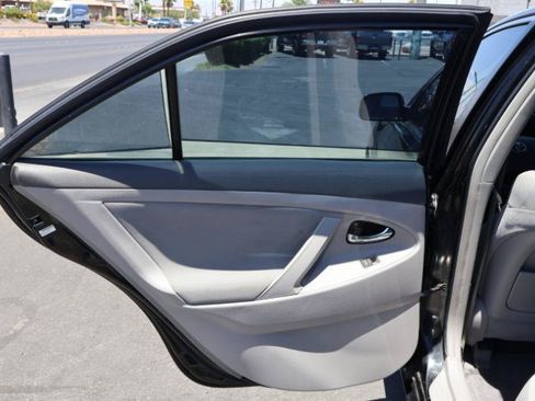 Used 2011 Toyota Camry LE FWD image 22