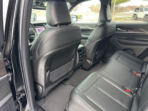 New 2025 Jeep Grand Cherokee Limited w/ Black Appearance Package AWD/4WD image 47