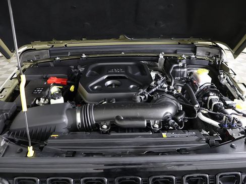 Used 2025 Jeep Wrangler Sport AWD/4WD image 18