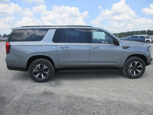 New 2026 GMC Yukon XL AT4 AWD/4WD image 3