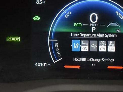 Used 2025 Toyota Camry LE FWD image 27
