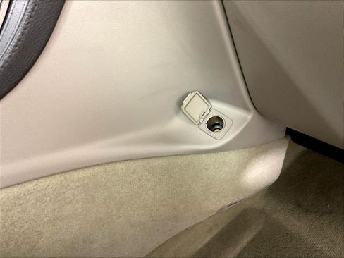 Used 2013 Lincoln MKX FWD image 36