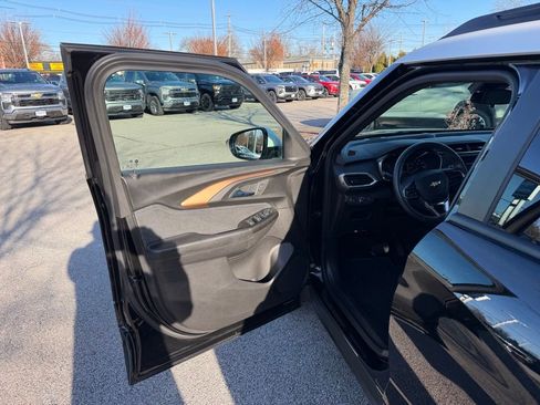 Used 2023 Chevrolet TrailBlazer ACTIV image 10