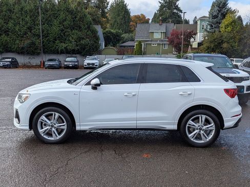 Used 2024 Audi Q3 2.0T Premium Plus image 2