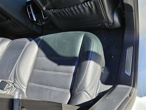 Used 2016 Porsche Cayenne Turbo image 35