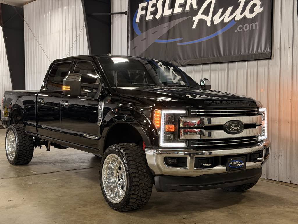 Used 2017 Ford F250 Lariat w/ Chrome Package AWD/4WD image 31