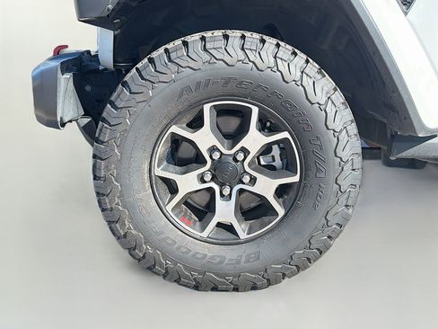 Used 2021 Jeep Wrangler Unlimited Rubicon w/ LED Lighting Group image 38