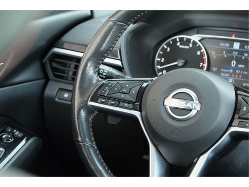 Used 2023 Nissan Altima 2.0 SR FWD image 12
