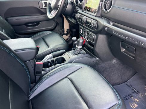 Used 2022 Jeep Wrangler Unlimited Rubicon 4xe w/ Safety Group AWD/4WD image 16